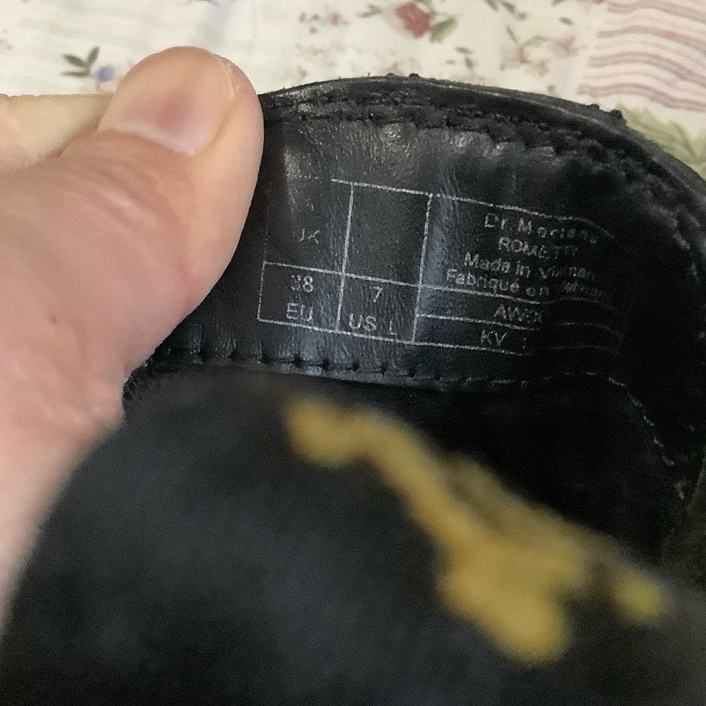 Dr. Martens Black Rometty Wyoming  Leather Chelsea Platform Booties - Picture 7 of 7